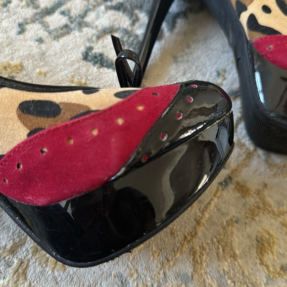 Leopard, red and patent leather. Size 8 - Picture 4 of 8